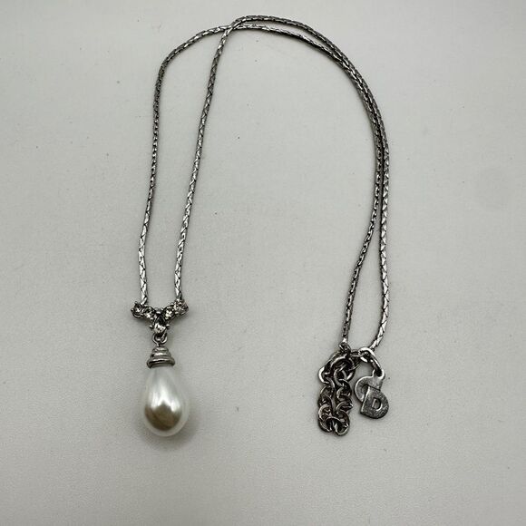 Vintage Christian Dior Faux Pearl and rhinestone drop necklace in silver tone! - Picture 14 of 16